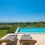 Zelena With Panoramic Seaview And Big Pool Βίλα *