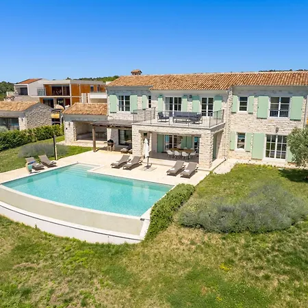 Zelena With Panoramic Seaview And Big Pool Vila