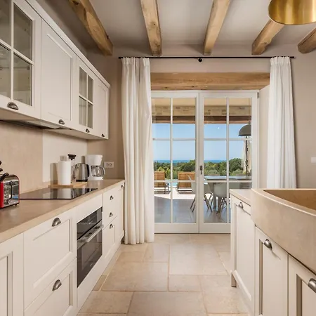 Zelena With Panoramic Seaview And Big Pool Villa